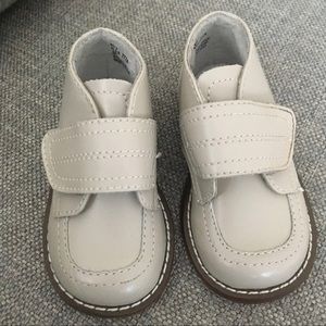 FootMates baby leather beige velcro shoes size 3M